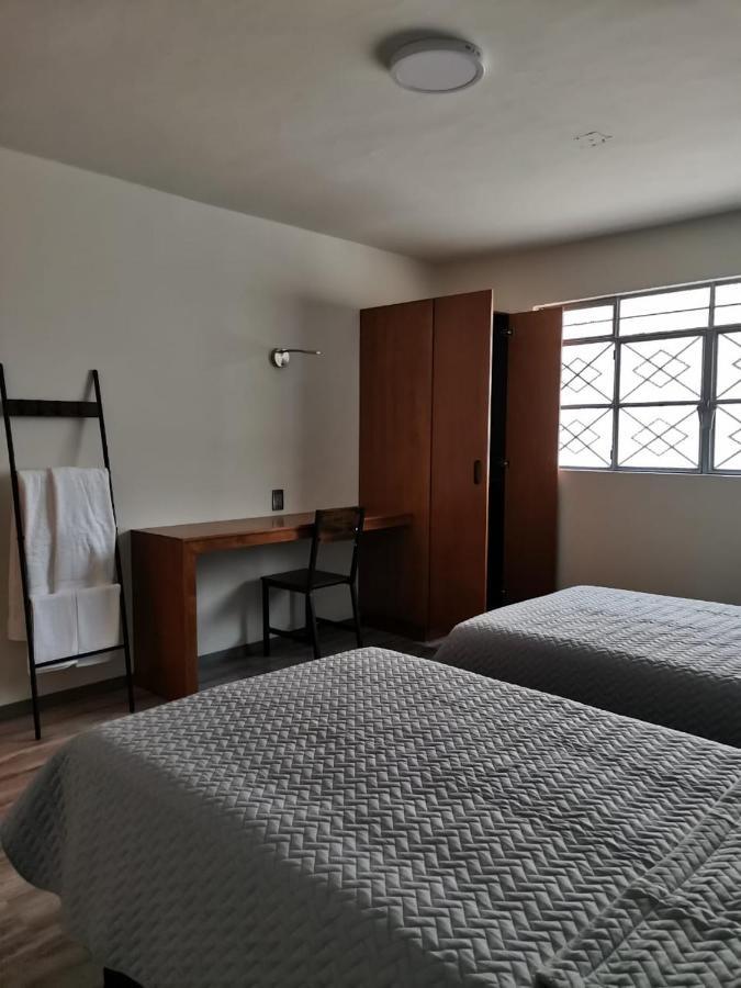 El Salto De Camela Hostal Uruapan  Bagian luar foto