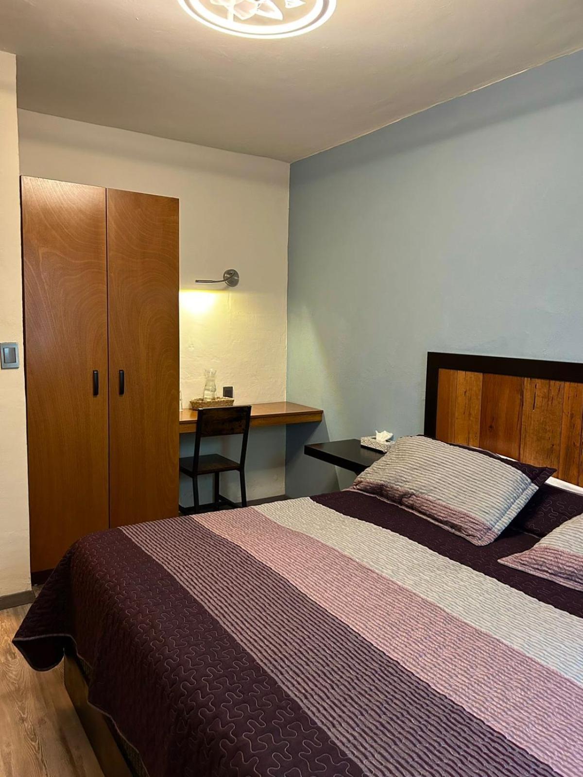 El Salto De Camela Hostal Uruapan  Bagian luar foto